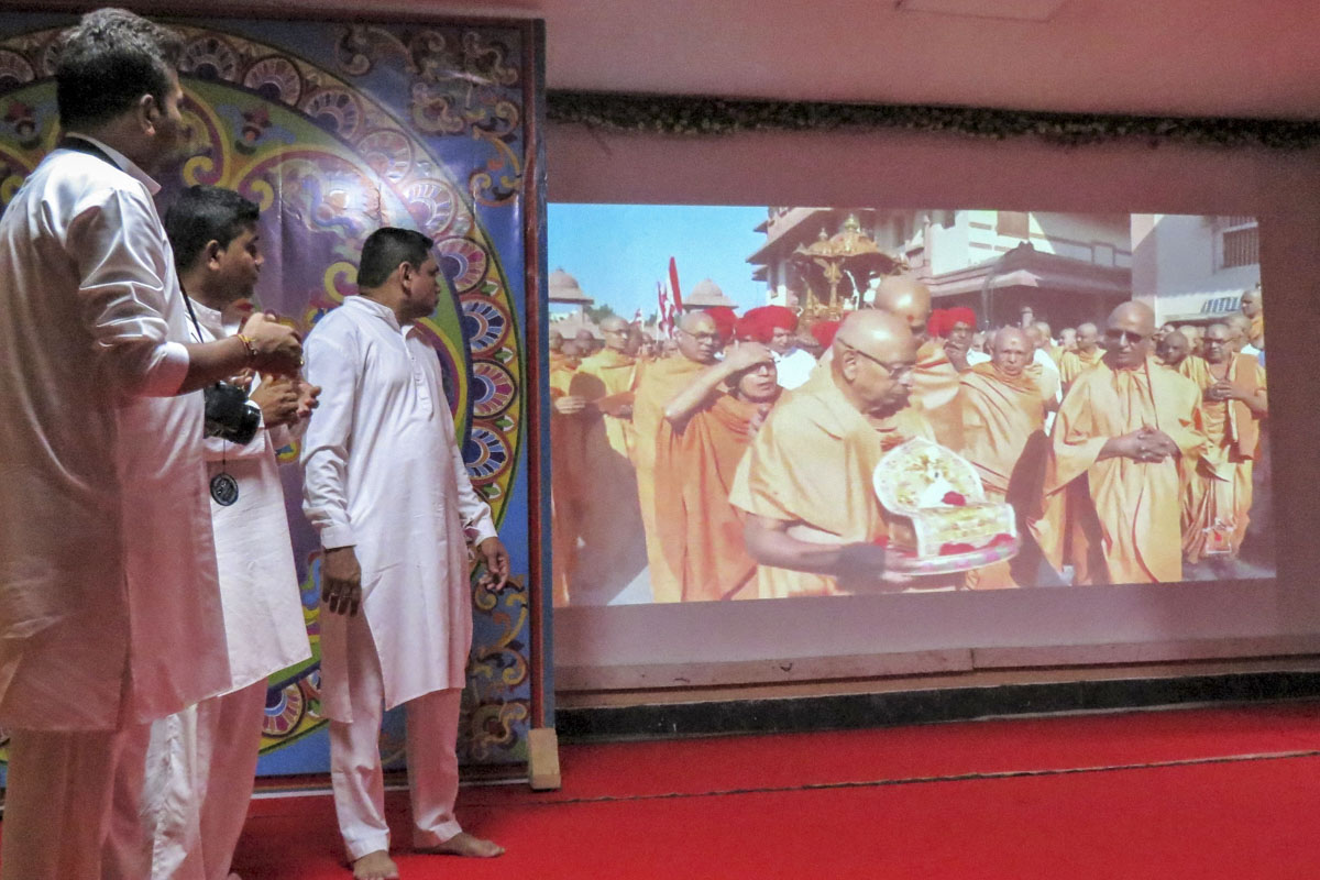 85th Birthday Celebration of Pragat Brahmaswarup Mahant Swami Maharaj, Jinja