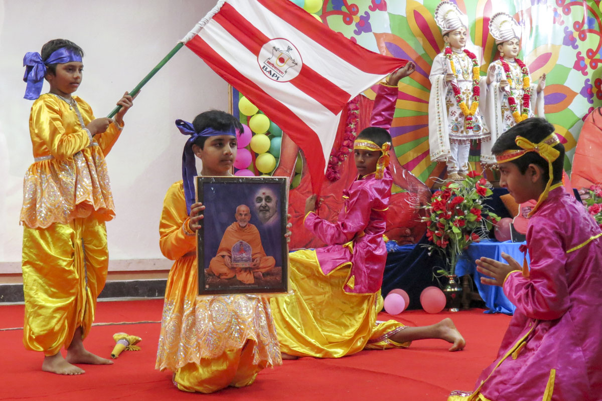 85th Birthday Celebration of Pragat Brahmaswarup Mahant Swami Maharaj, Jinja