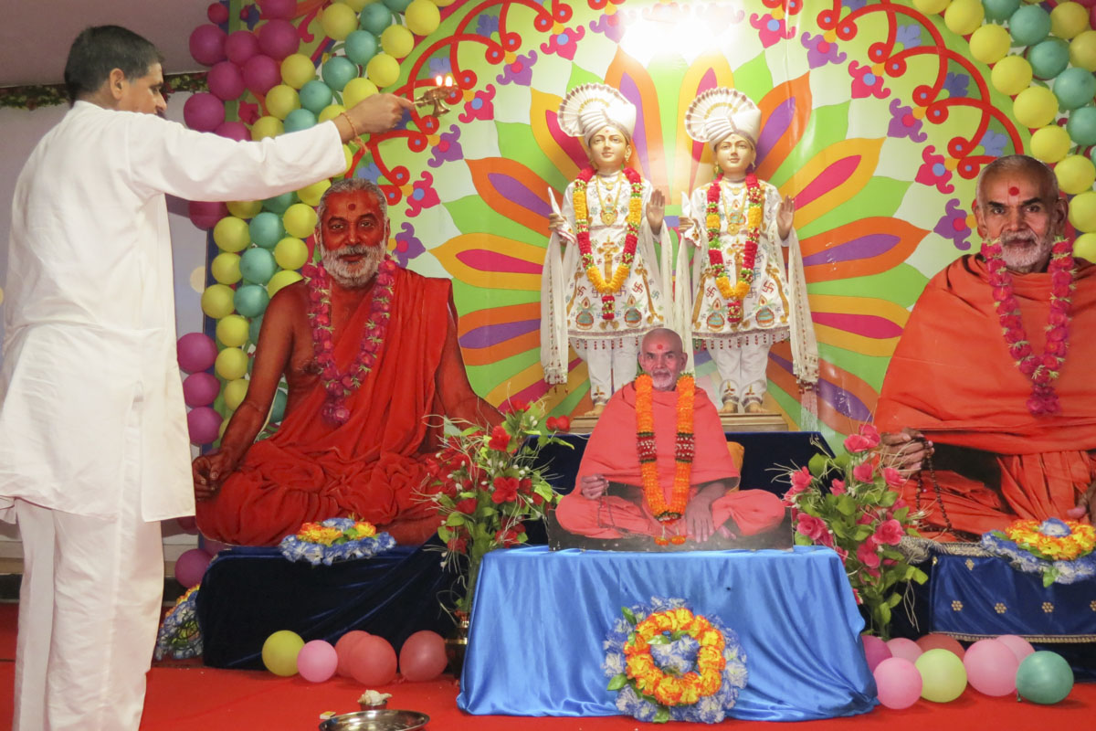 85th Birthday Celebration of Pragat Brahmaswarup Mahant Swami Maharaj, Jinja