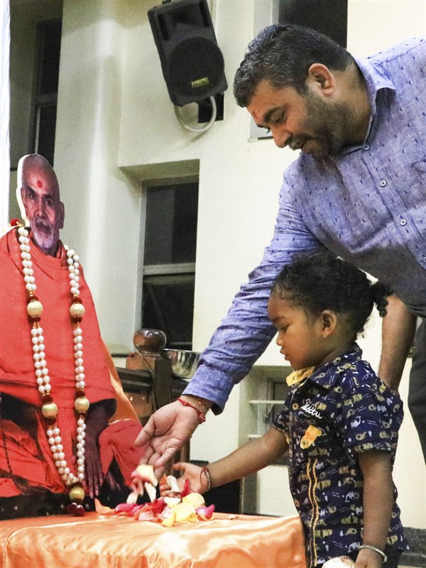 85th Birthday Celebration of Pragat Brahmaswarup Mahant Swami Maharaj, Kampala