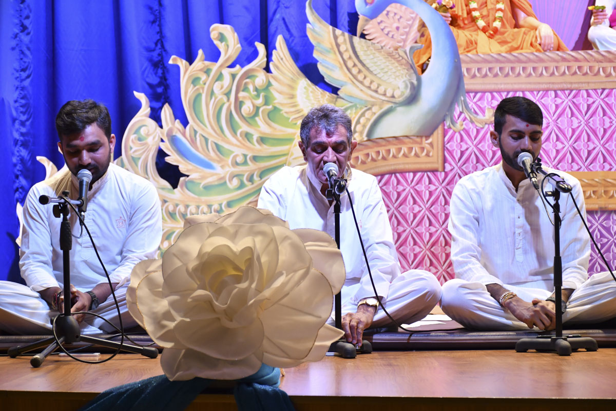 85th Birthday Celebration of Pragat Brahmaswarup Mahant Swami Maharaj, Lenasia
