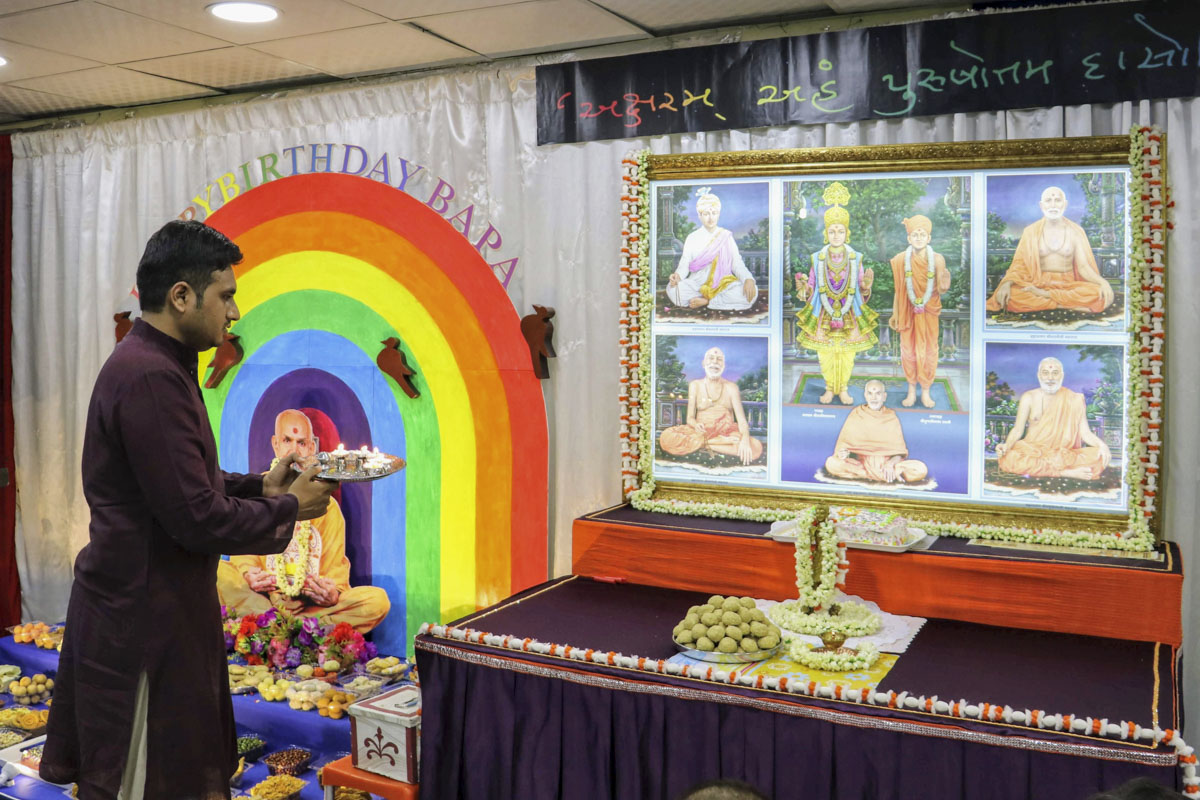 85th Birthday Celebration of Pragat Brahmaswarup Mahant Swami Maharaj, Kuwait