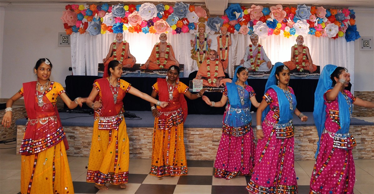 Mahant Swami Maharaj Janma Jayanti Mahila Celebrations, Paris, France