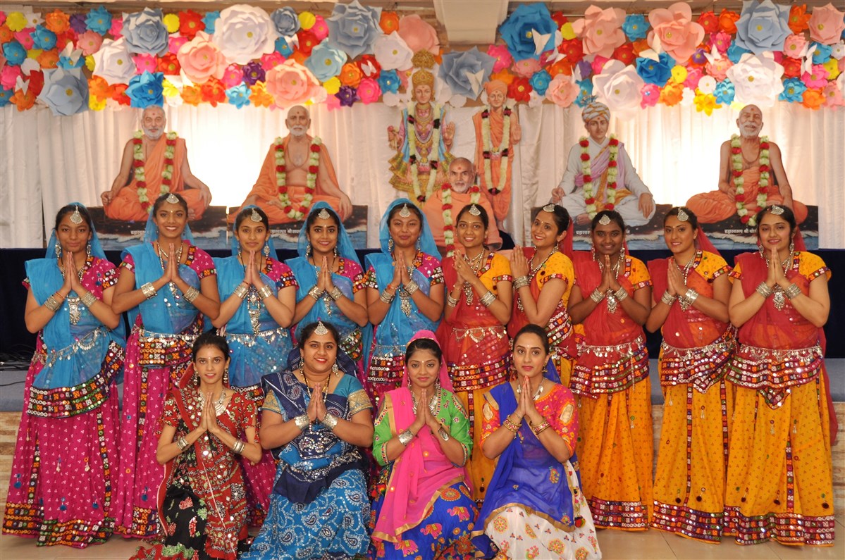 Mahant Swami Maharaj Janma Jayanti Mahila Celebrations, Paris, France