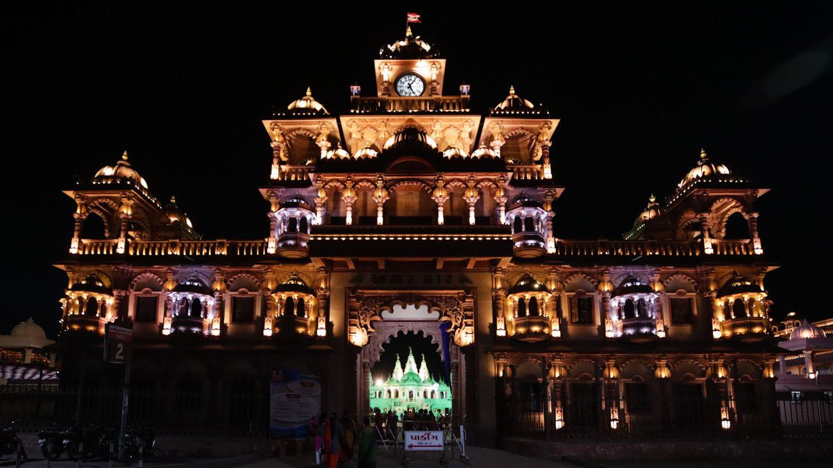 Akshar Dwar, BAPS Shri Swaminarayan Mandir, Gondal