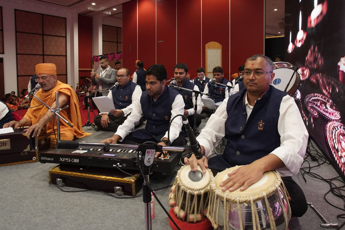 Singing of the annakut thal