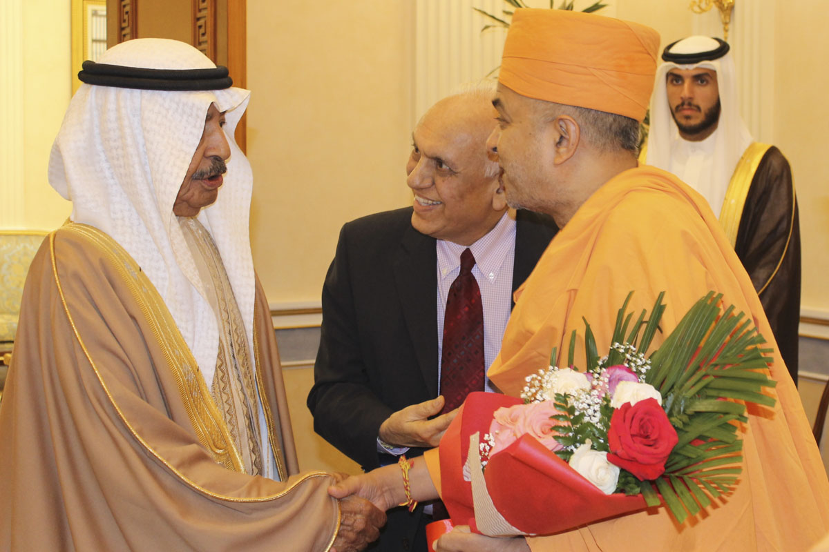 Prime Minister of Bahrain Welcomes Senior BAPS Swamis