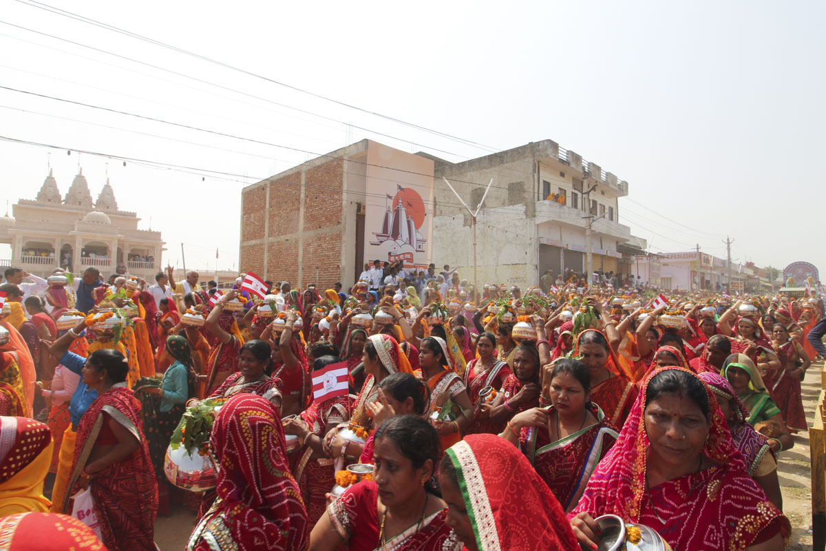 Women devotees during the nagar yatra