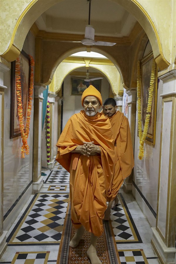 Swamishri in the Abhishek Mandap pradakshina