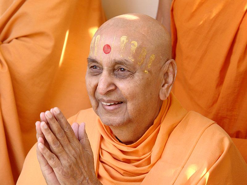 Swamishri in a divine jovial, mood