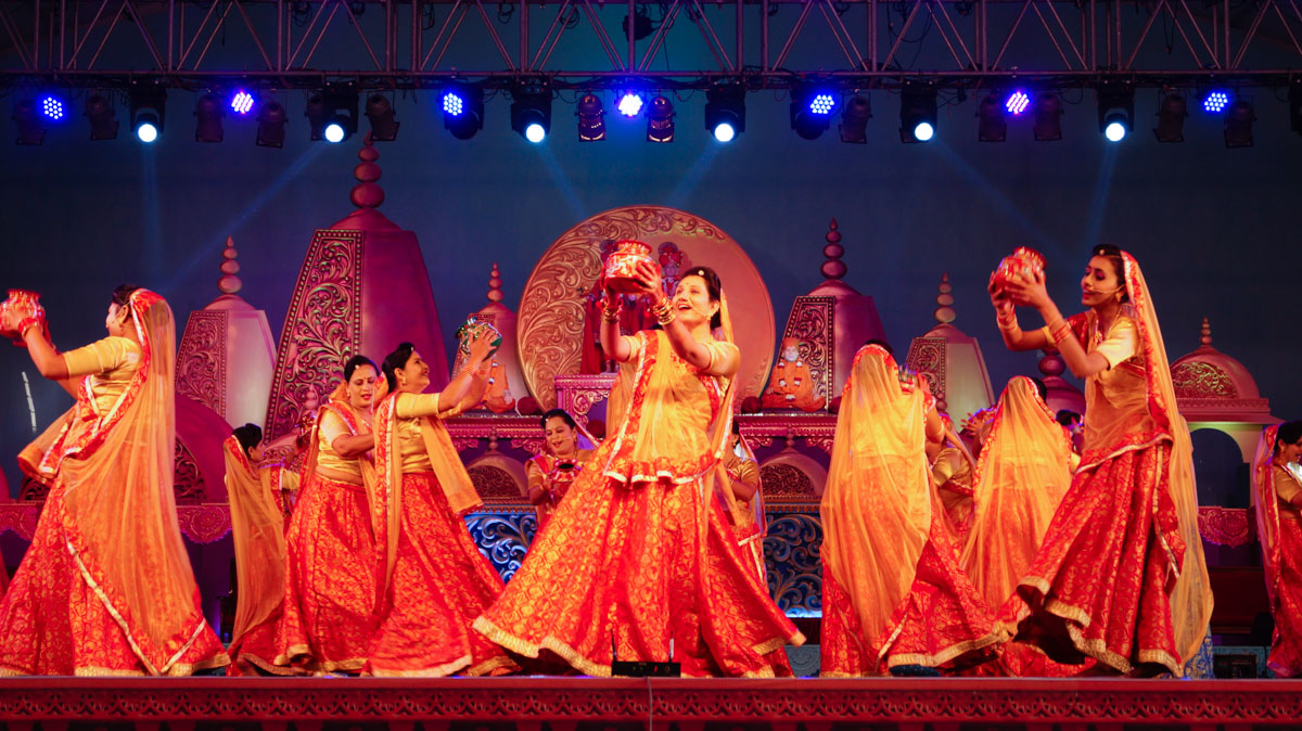 Yuvatis present a cultural program