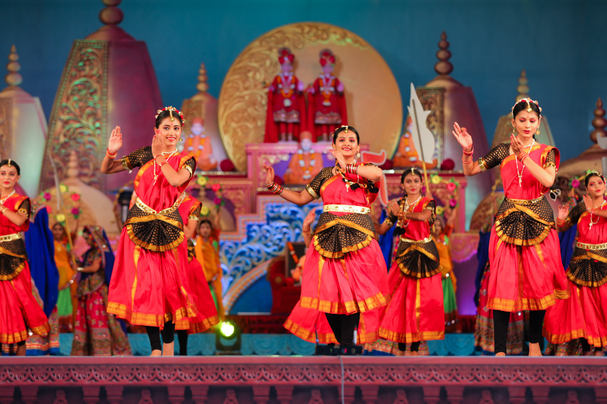 Yuvatis present a cultural program