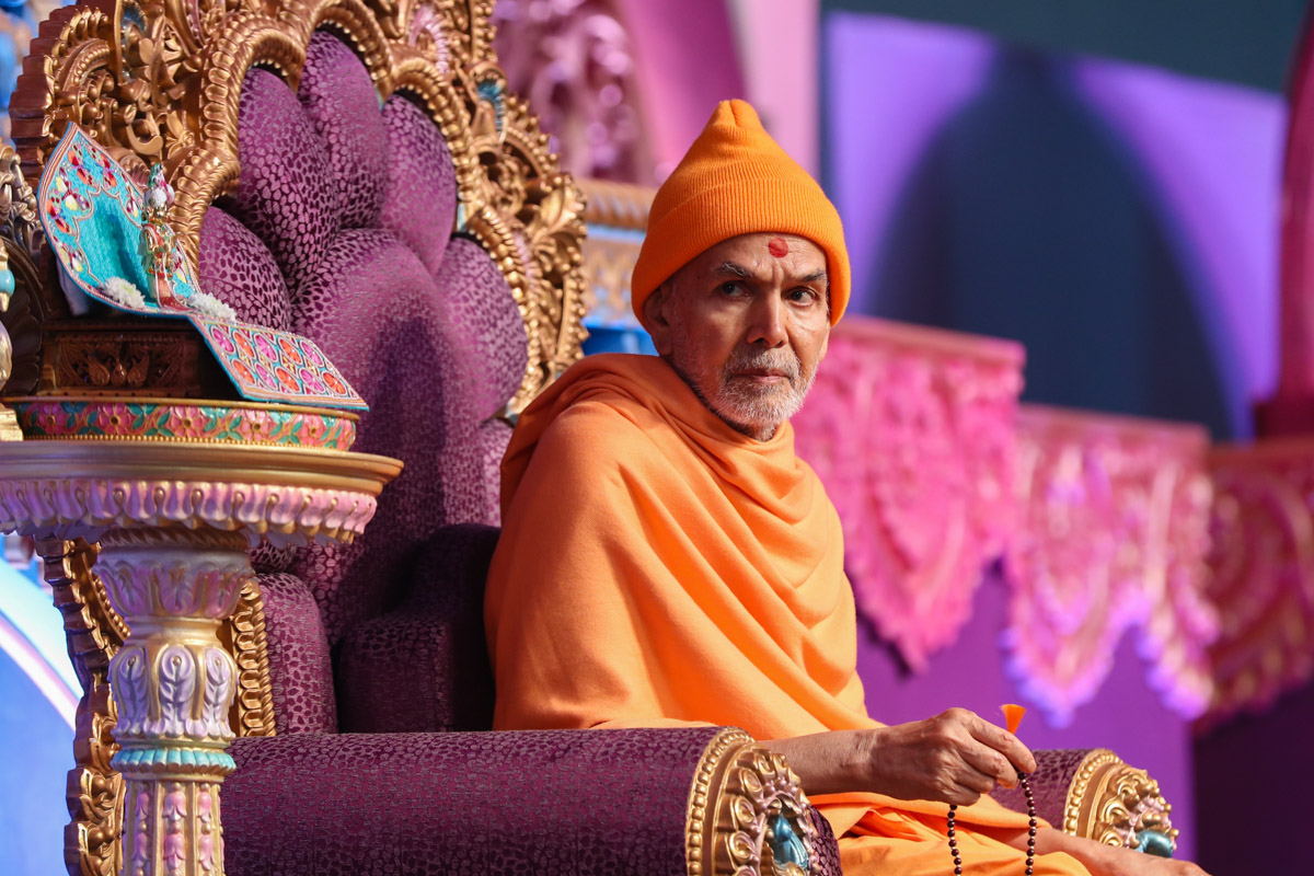 Swamishri during the assembly