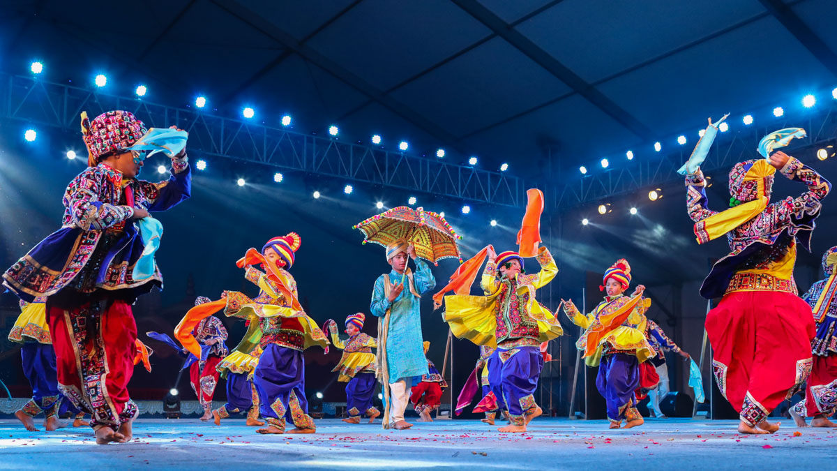 Children and youths present a cultural program
