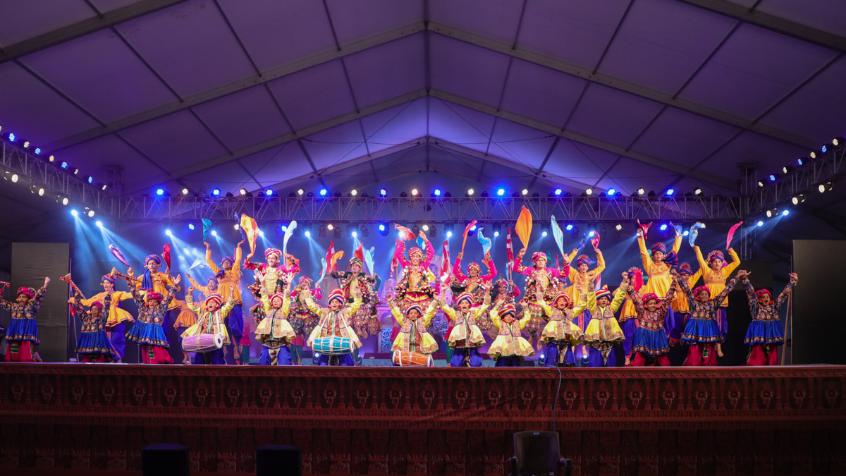 Children and youths present a cultural program