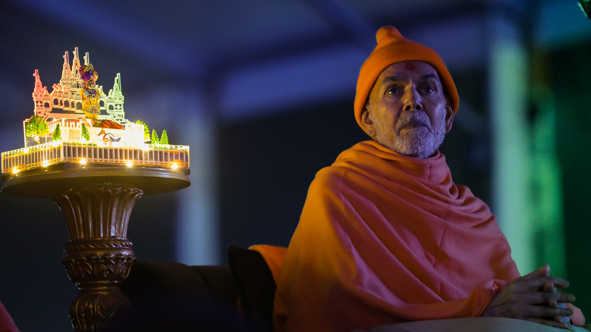 Swamishri during the assembly