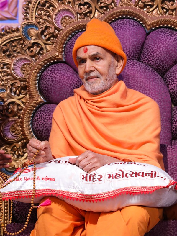 Swamishri during the assembly