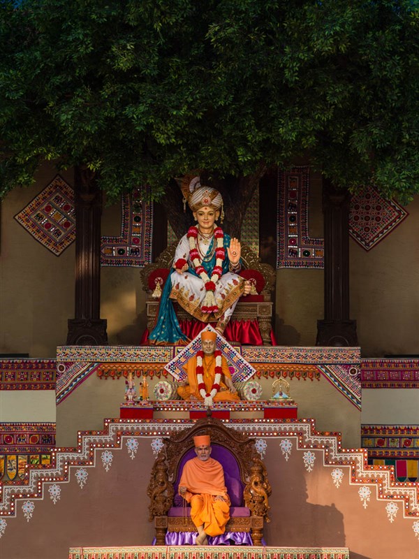 Swamishri during the assembly