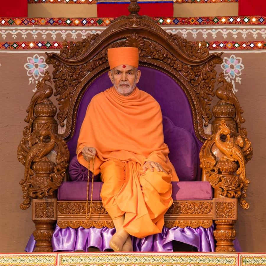 Swamishri during the assembly