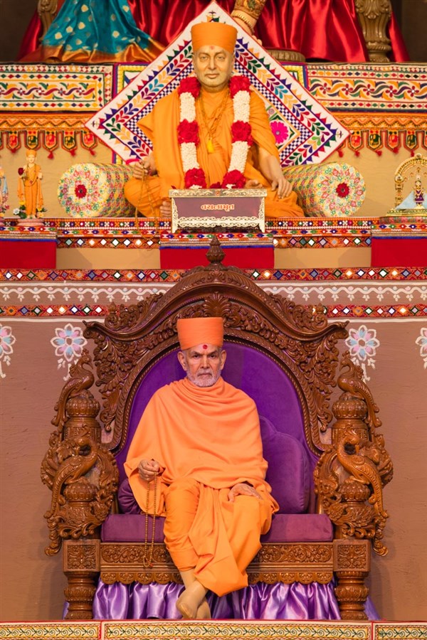 Swamishri during the assembly