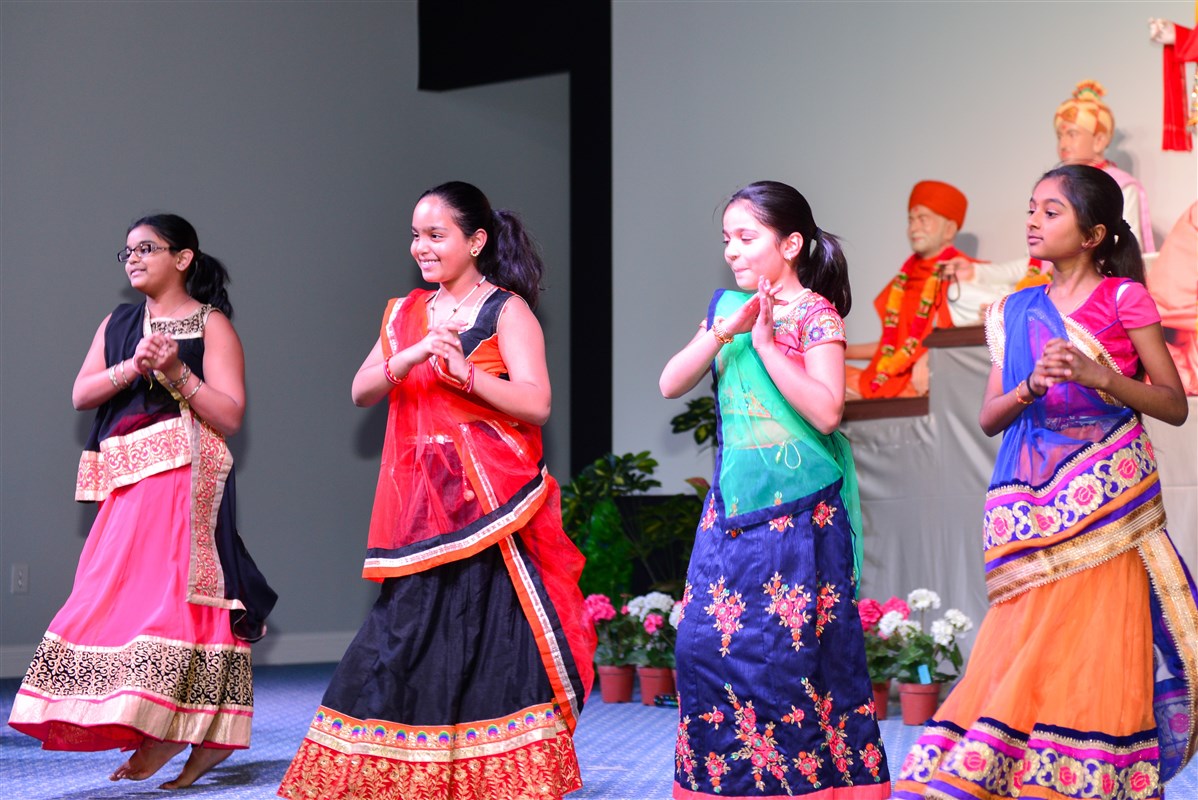 Pramukh Swami Maharaj 98th Birthday, Mahila Celebration 2018, Milwaukee ...