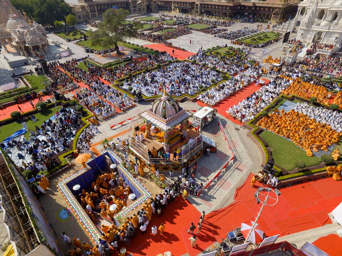 Vedic Shilanyas Ceremony of Pramukh Swami Maharaj’s Smruti Mandir