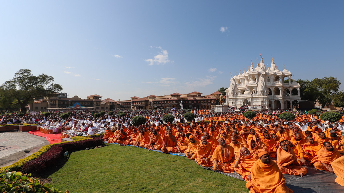 Sadhus and devotees during the rituals
