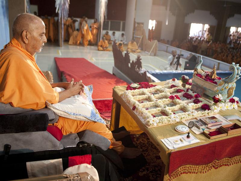 Swamishri engaged in his morning puja