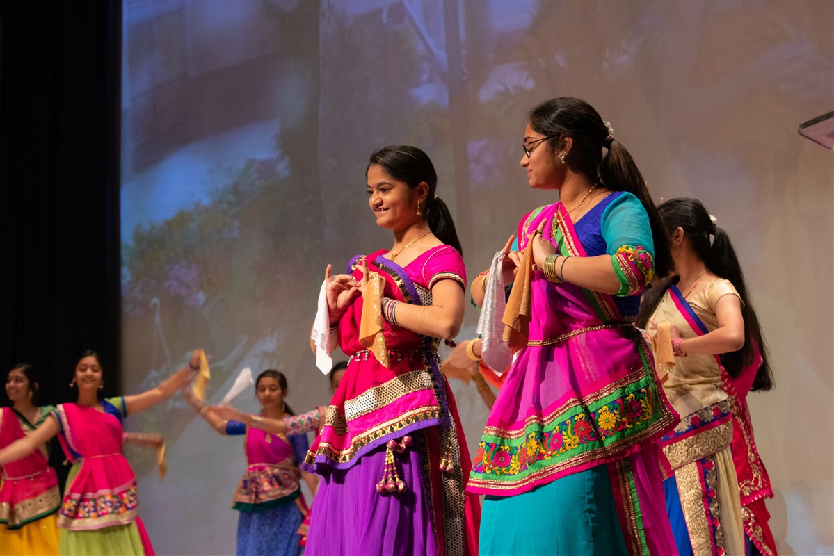 Pramukh Swami Maharaj 98th Birthday, Mahila Celebration 2018, Raleigh ...