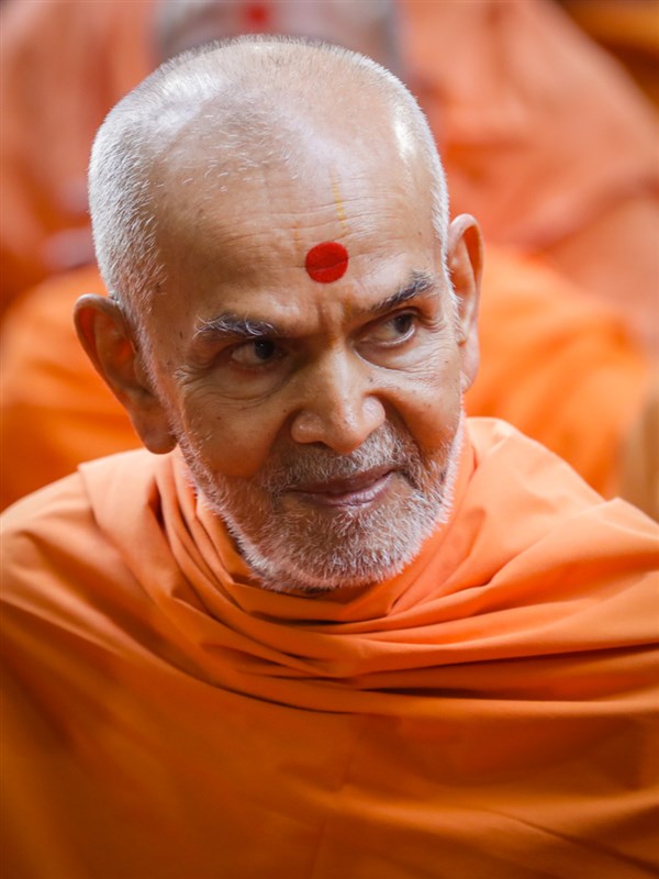 Swamishri after his morning puja