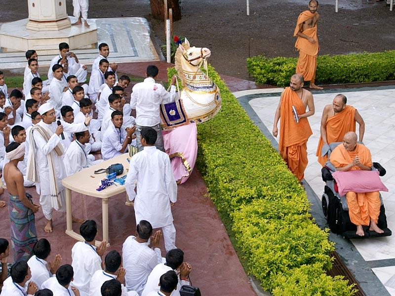  A skit presentation before Swamishri 