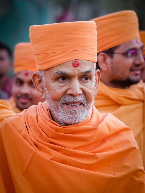Swamishri in Mohadi