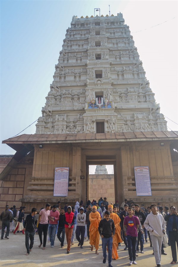 India Trip by BAPS Youths of Africa