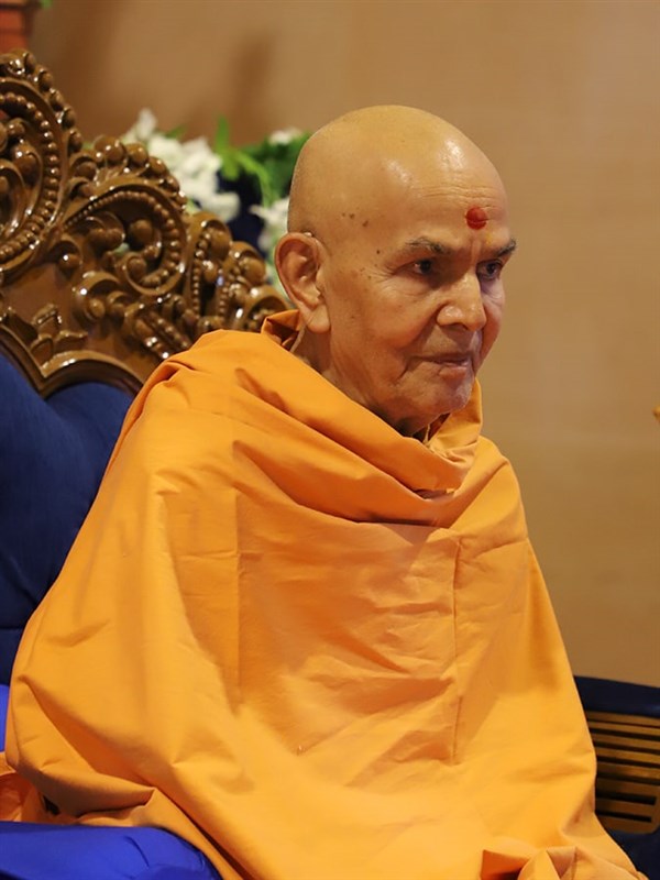 Param Pujya Mahant Swami Maharaj during the welcome assembly