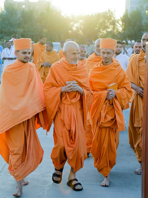 Swamishri on his way for Thakorji's darshan before departing from Silvassa