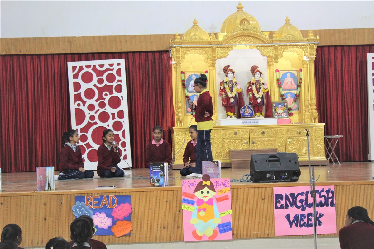 Students participating in various activities during English Week and the assembly thereof