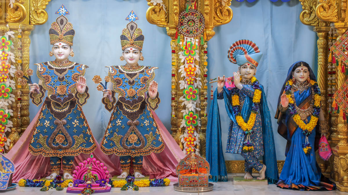 Murtis of BAPS Shri Swaminarayan Mandir, Navsari