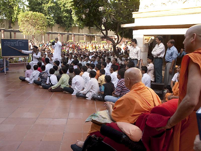  A skit presentation before Swamishri