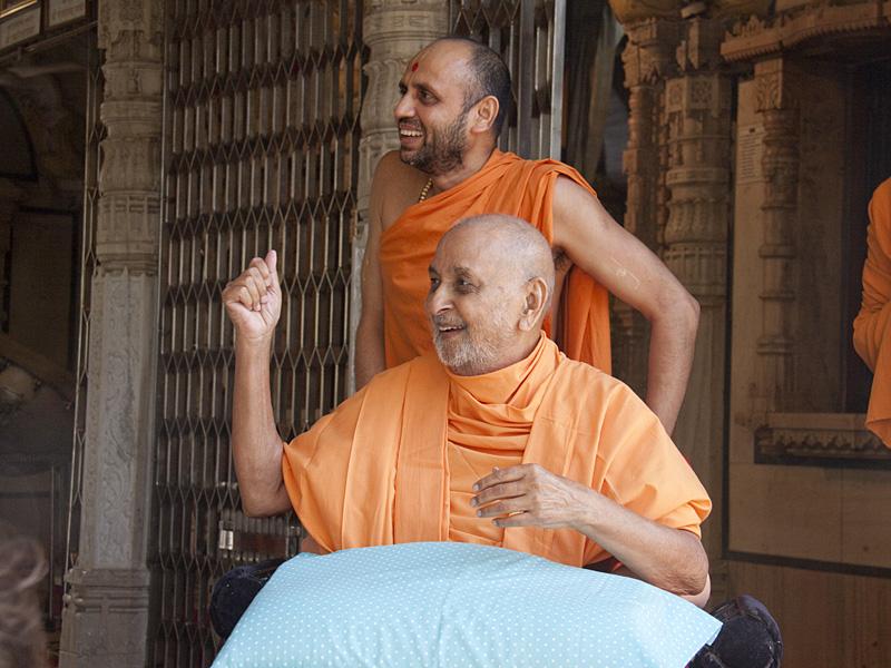 Swamishri in a divine, jovial mood  