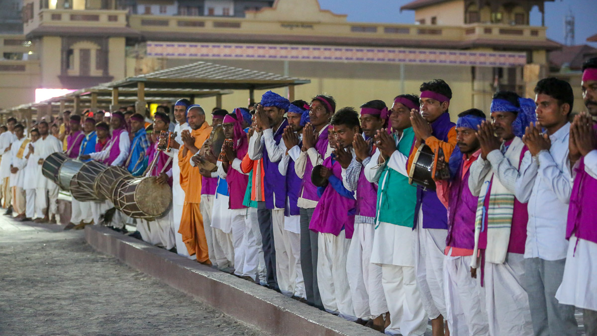 Tribal devotees doing darshan of Swamishri
