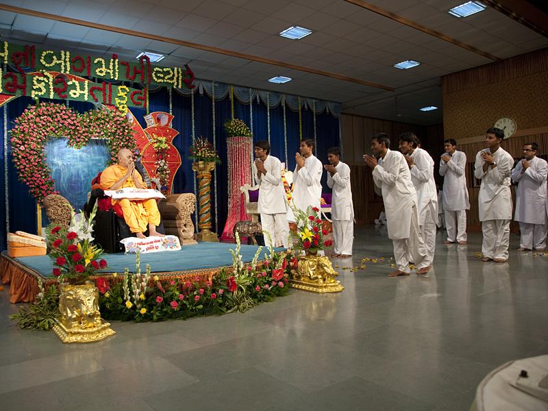  A cultural program presentation before Swamishri