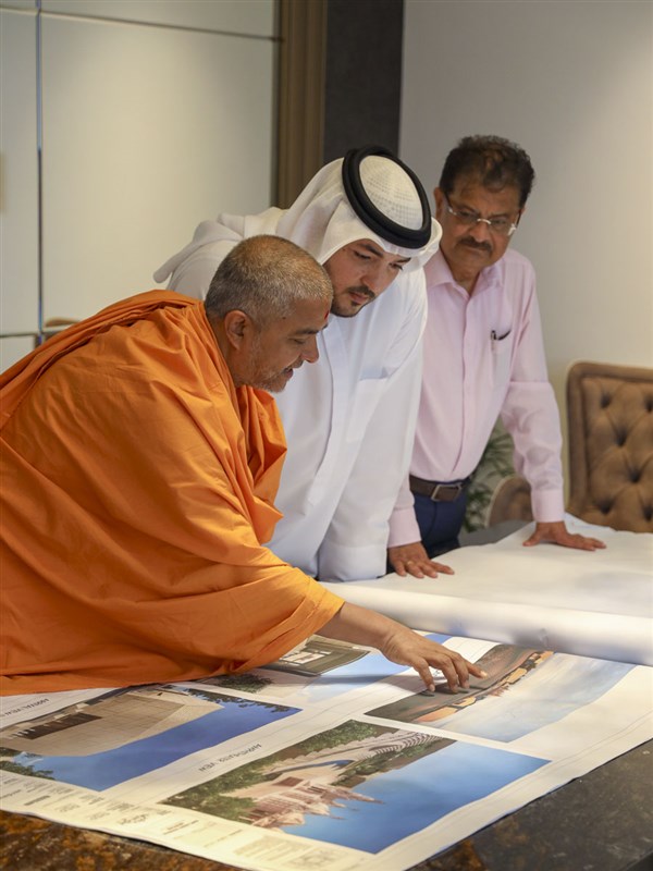 Celebration planning being presented to government protocol officials