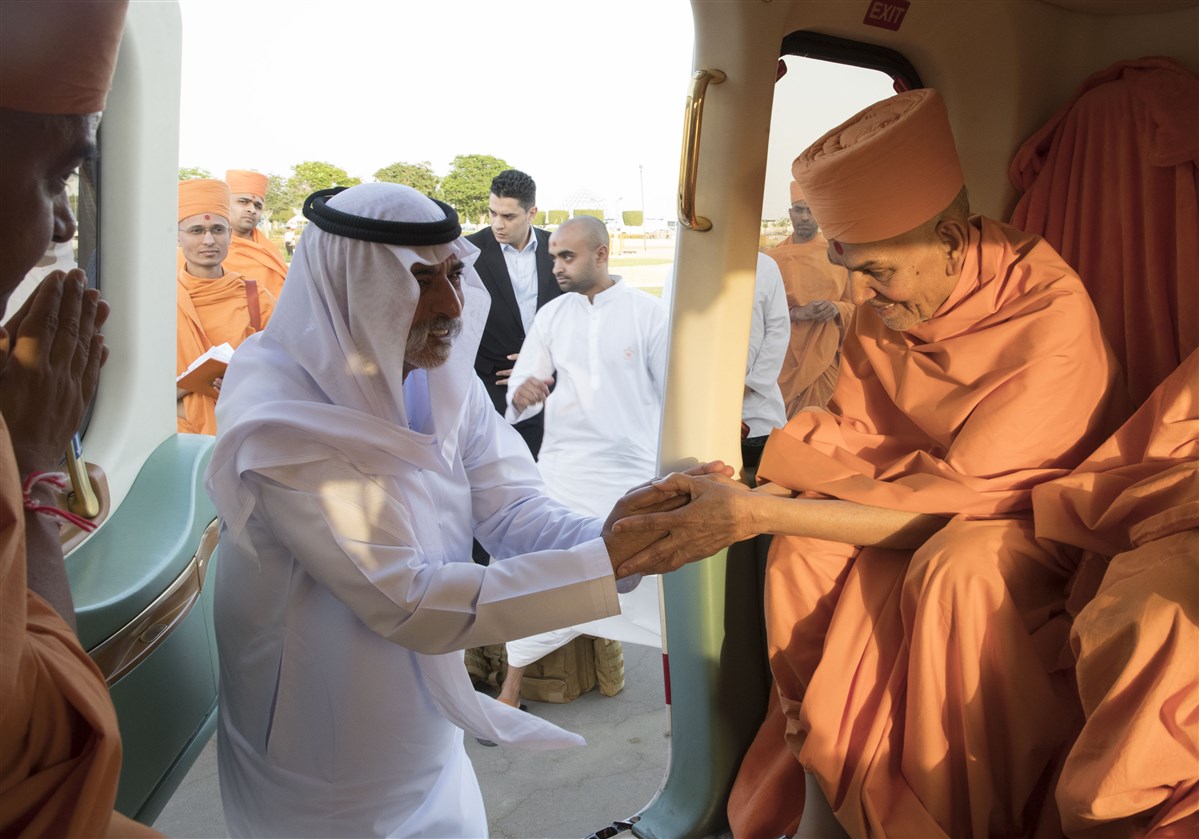 HE Sheikh Nahyan bin Mubarak Al Nahyan bids farewell to HH Mahant Swami Maharaj