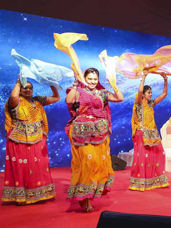 Yuvatis perform a traditional dance