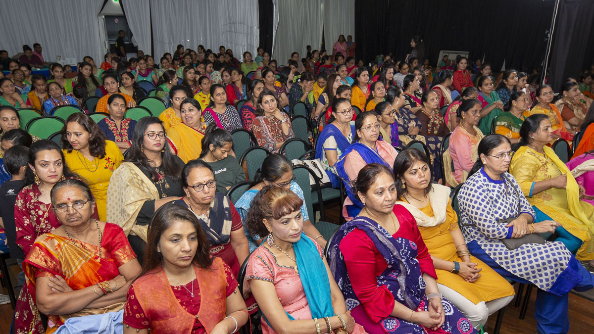 Devotees and well-wishers during the assembly