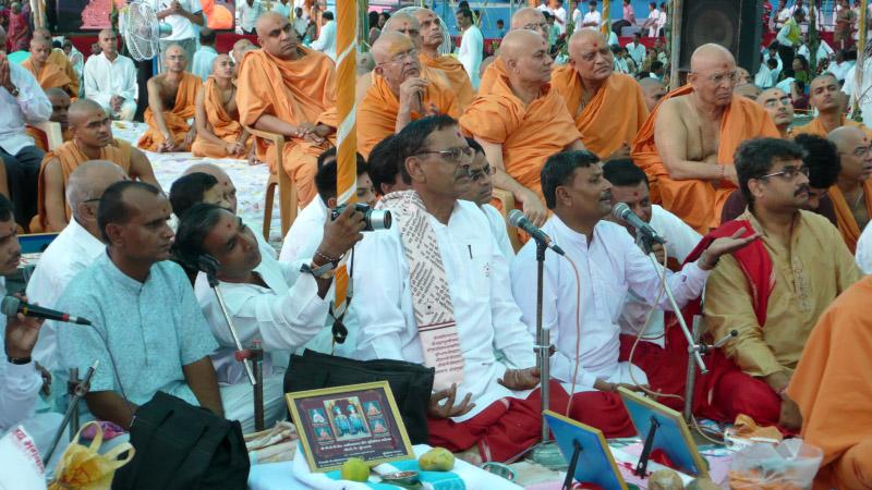  Brahmins chant Vedic mantras during the yagna