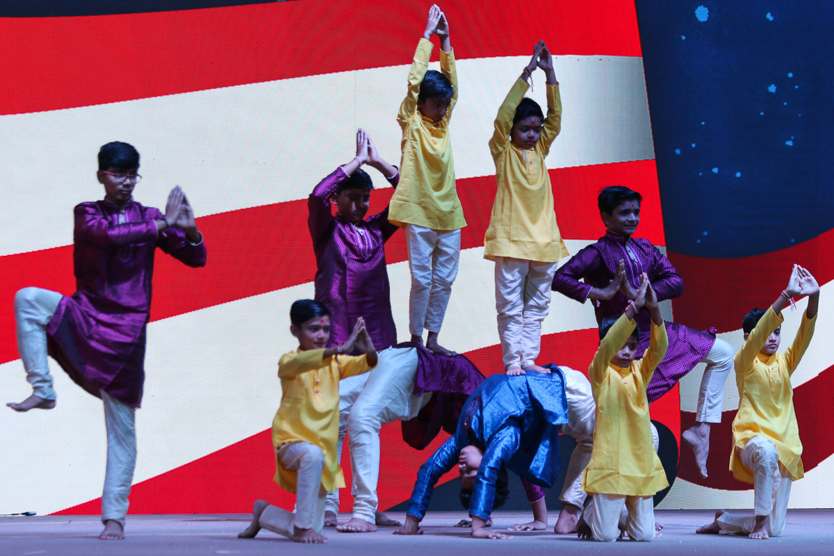 Balaks perform a traditional dance
