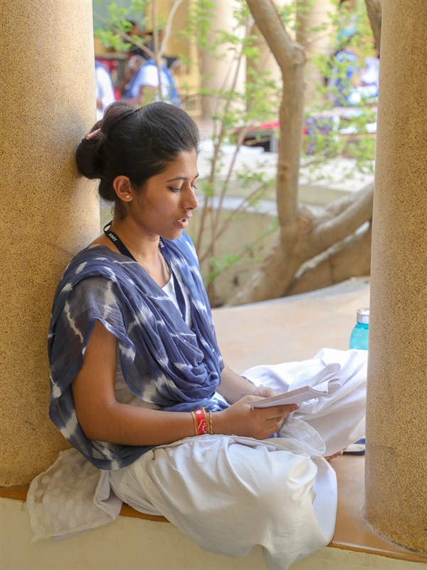 A yuvati prepares for the competitions