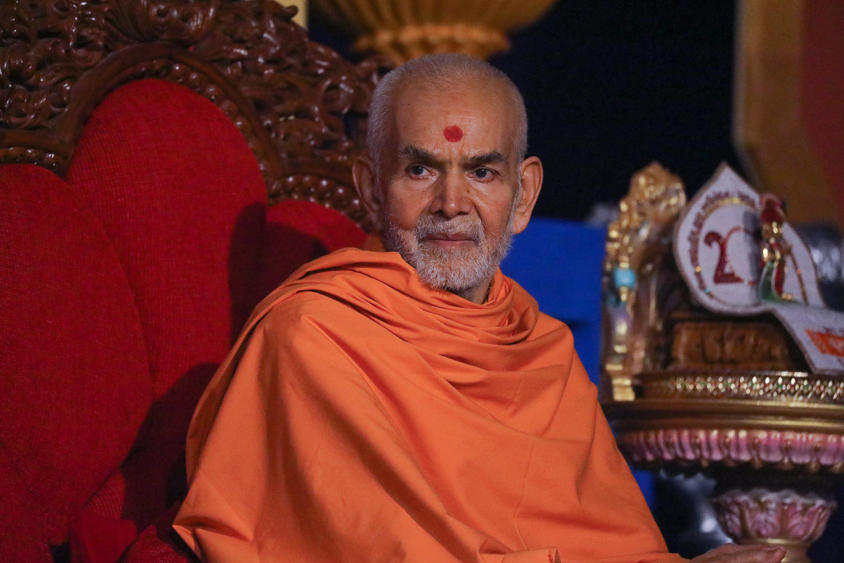 Swamishri during the assembly