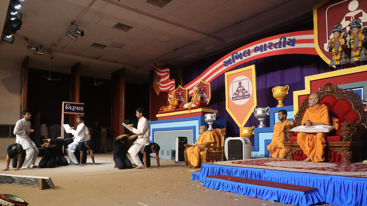 Youths present before Swamishri